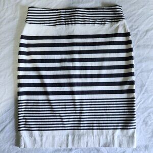 RW&CO Pencil Skirt Women's Size Medium White and Blue Stripes Back Slit
